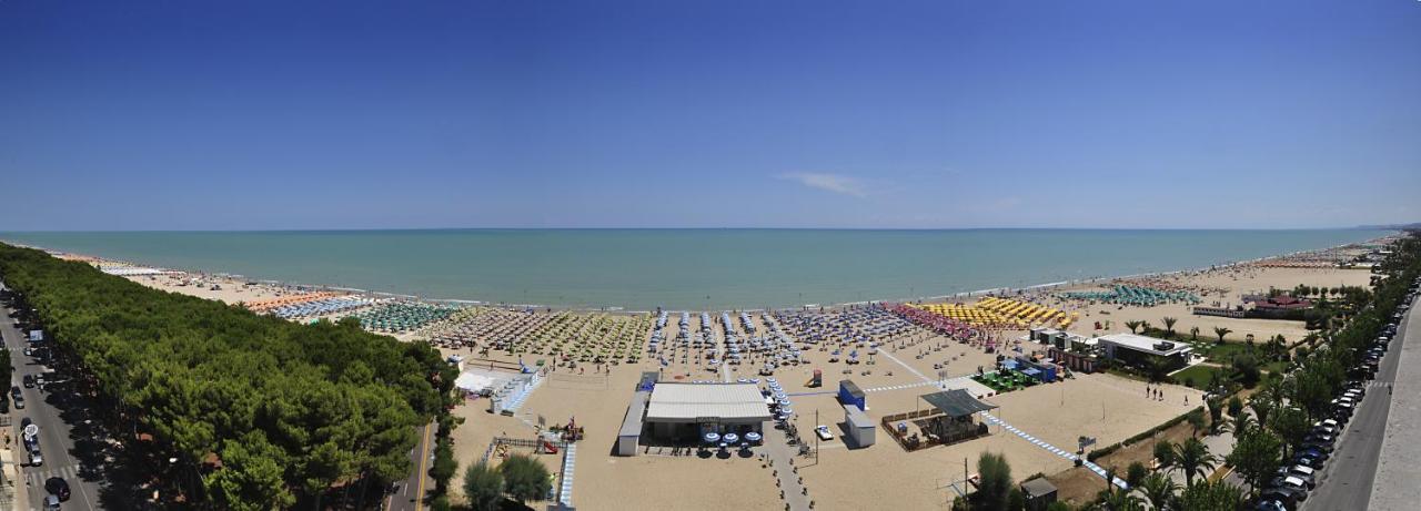 Ostello La Stazione ألبا أدرياتيكا المظهر الخارجي الصورة